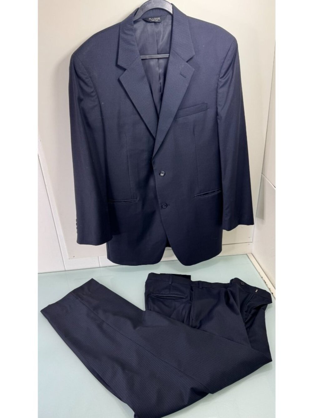 Jos A Bank 2 Piece Suit 44L Blazer 36X30 Pants Navy Blue Pinstripe 2 Button